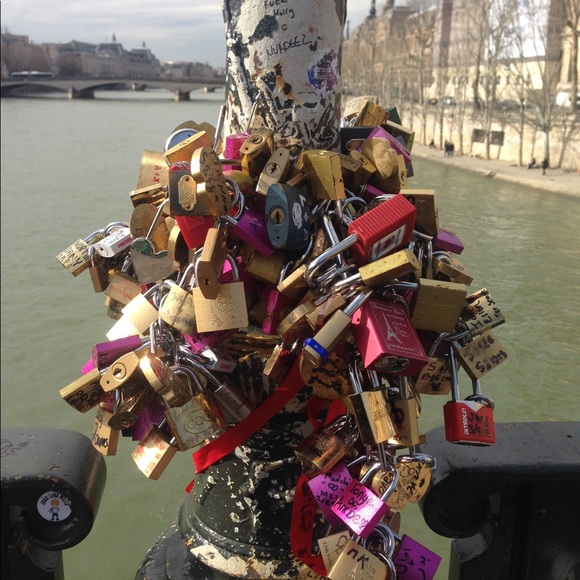 Meet your Posher, Gabby - Picture 3 of 3